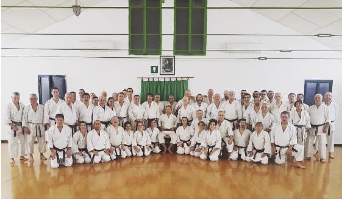 Foto di gruppo dello stage con il Maestro Hiroshi Shirai alla Nakayama, aprile 2018